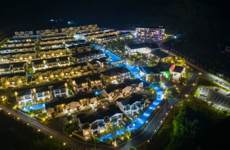 丰源温泉夜景