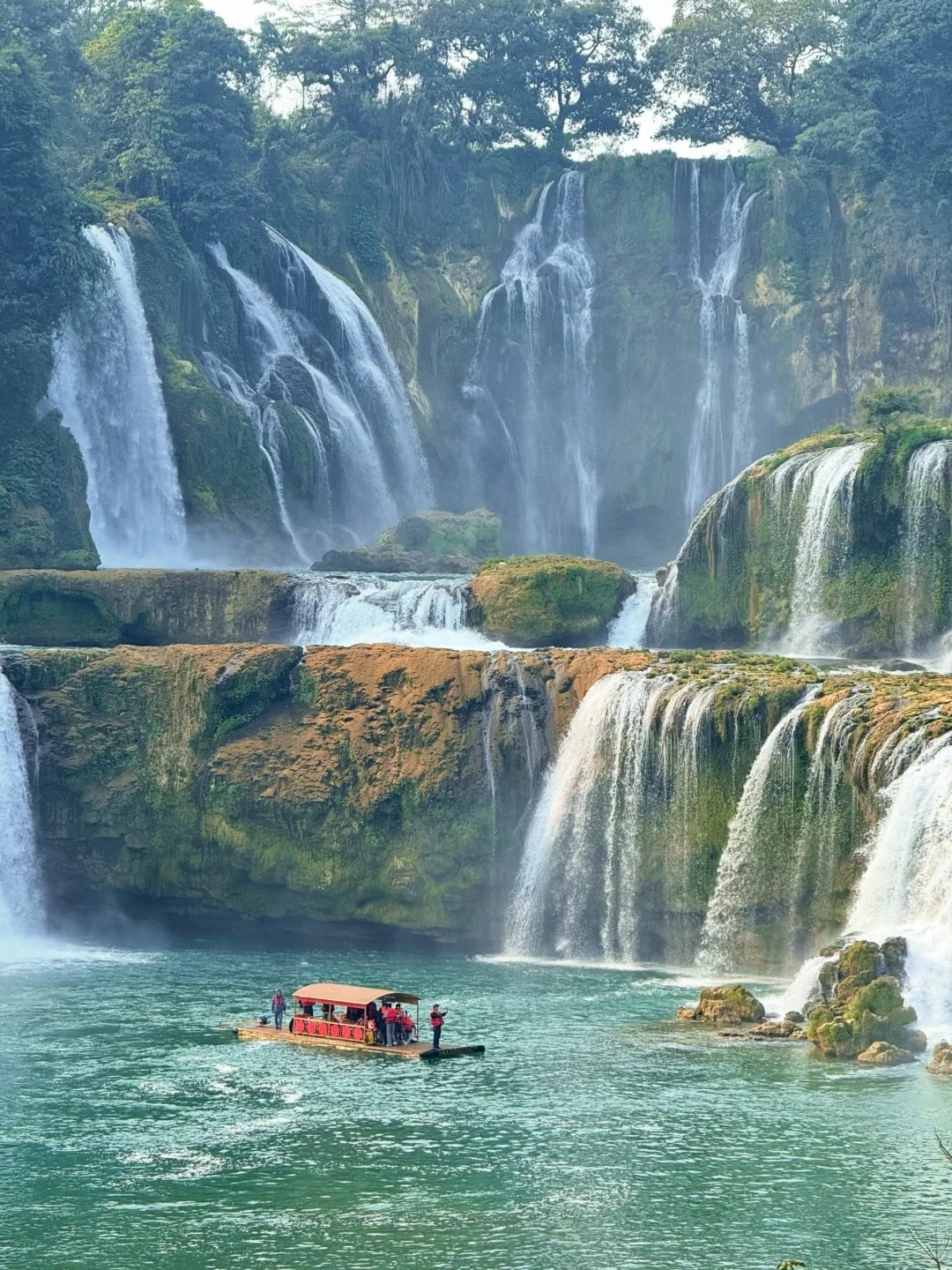 「拼小团」崇北双城记  “涠洲岛”奇遇·德天跨国大瀑布·中越边境·明仕田园竹筏· 德天瀑布稻香咖啡· 伏那秘境 丁达尔秘境轻徒步 北海银滩、百年老街  涠洲岛荧光海“蓝眼泪”奇遇纯玩5天4晚