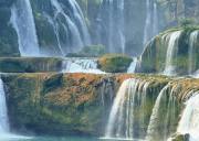 「拼小团」崇北双城记  “涠洲岛”奇遇·德天跨国大瀑布·中越边境·明仕田园竹筏· 德天瀑布稻香咖啡· 伏那秘境 丁达尔秘境轻徒步 北海银滩、百年老街  涠洲岛荧光海“蓝眼泪”奇遇纯玩5天4晚